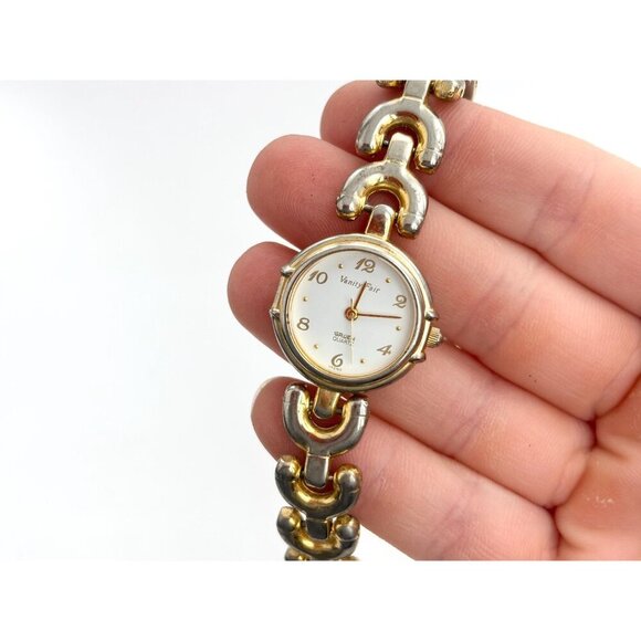 Vanity Fair Gruen Gold T Women's Analog Vintage Wristwatch - 18mm - WORKS! - Picture 9 of 9